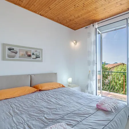 Apartment 1 Bedroom Awesome In Uscio