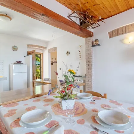 1 Bedroom Awesome In *