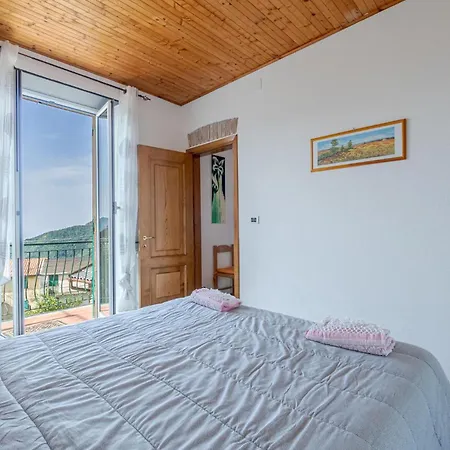 1 Bedroom Awesome In * Uscio